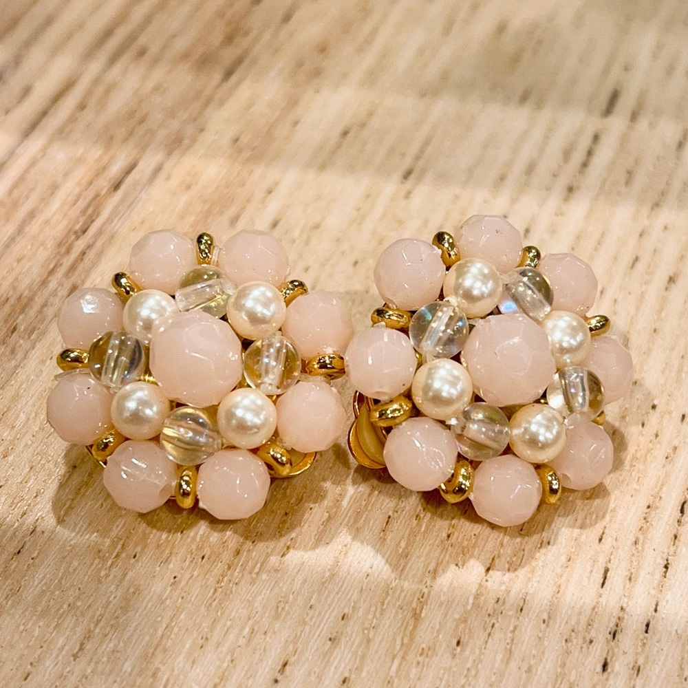 Vintage Pink Glass Bead Pearl Cluster Clip On Earrings Gold Floral Statement - Picture 4 of 10